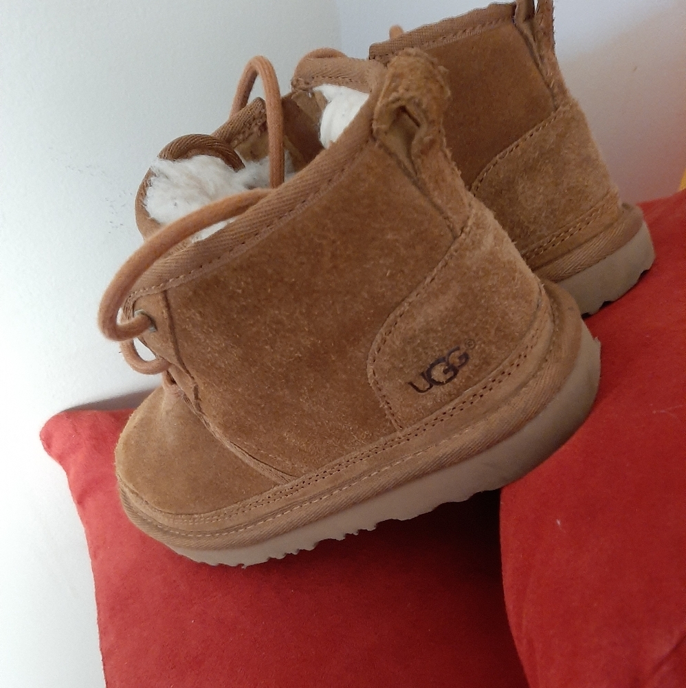 UGGS KIDS